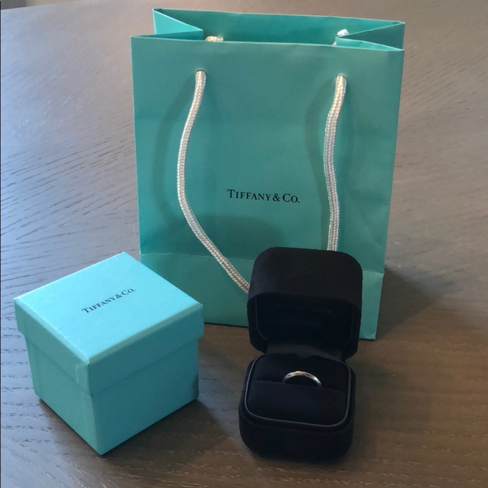 Tiffany & Co. Platinum Knife Edge Wedding Band